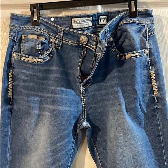 Stylish Blue Cropped Jeans - Picture 4 of 10